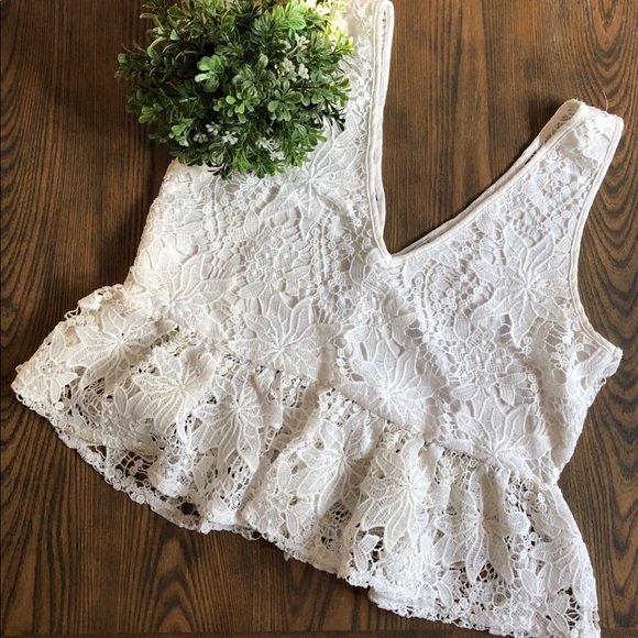 Zara Tops - Zara collection SZ L white lace crop top